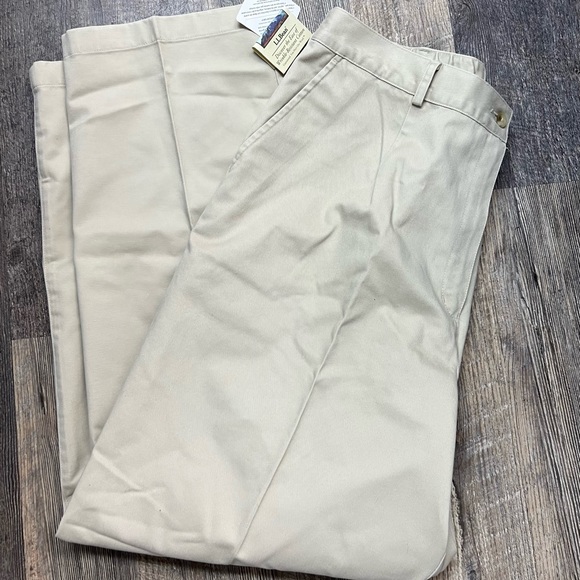 NWT Women’s LL Bean Khaki’s Size 18 - Picture 2 of 5